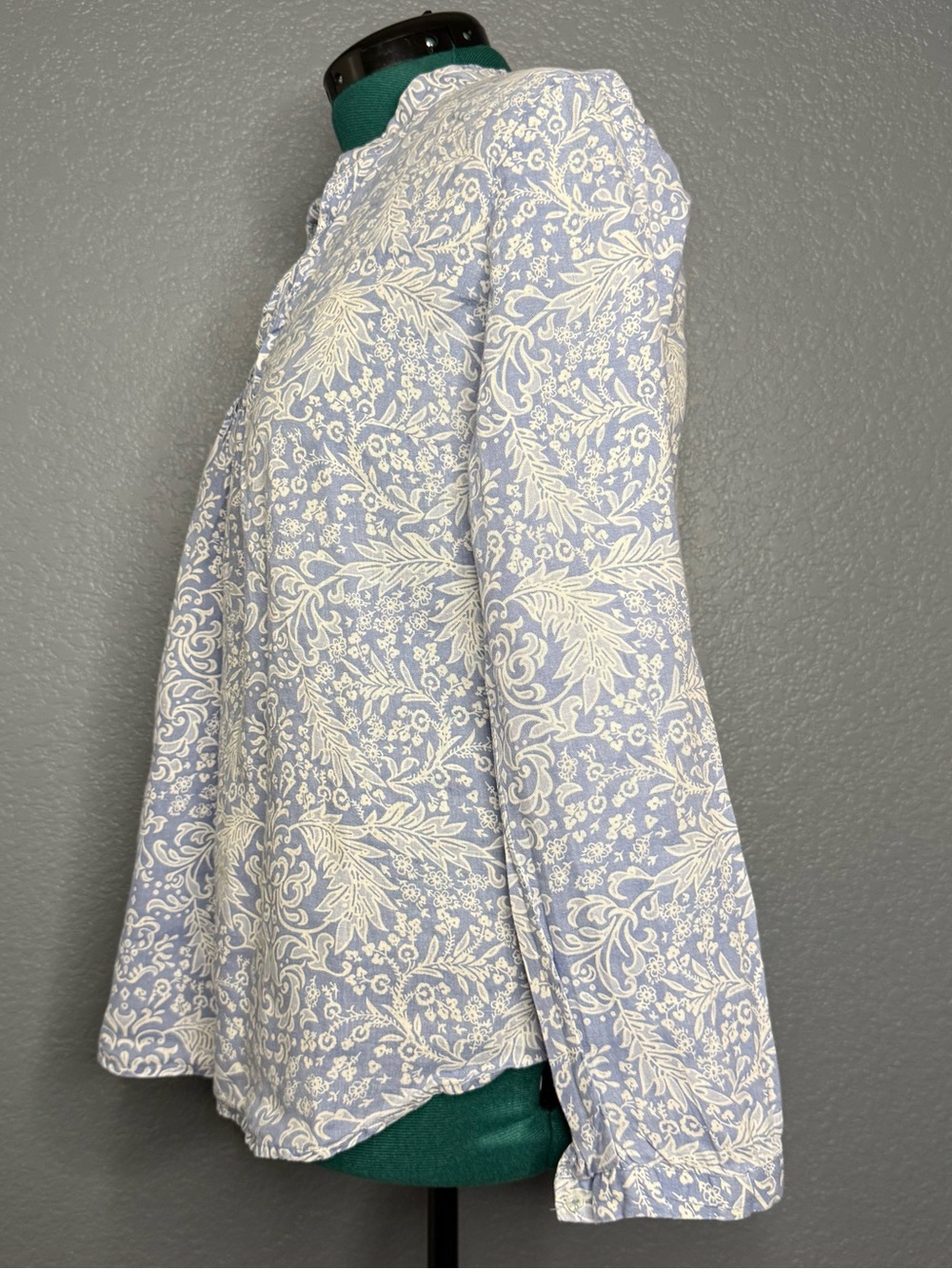 malvin Blue White Linen Blend Floral Blouse Relaxed Fit XL 100% Linen - Picture 3 of 10